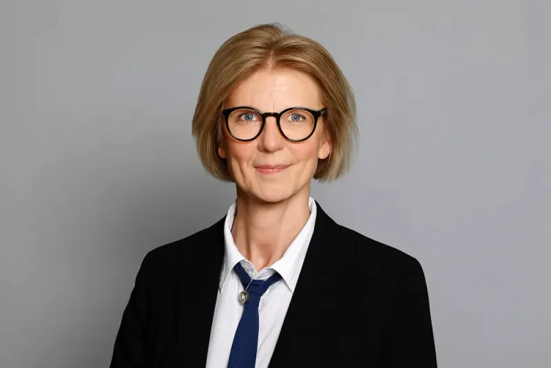 Moderaterna föreslår debatter inför valet