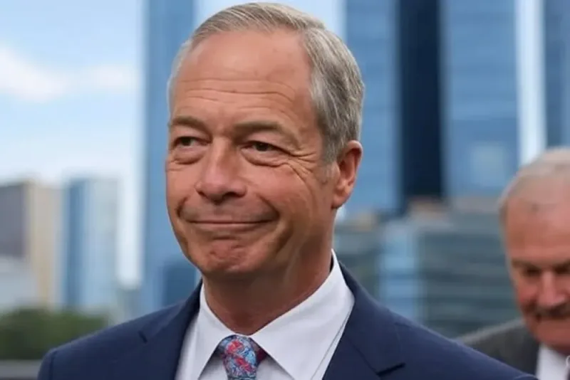 Nigel Farage utreds för oredovisad gåva