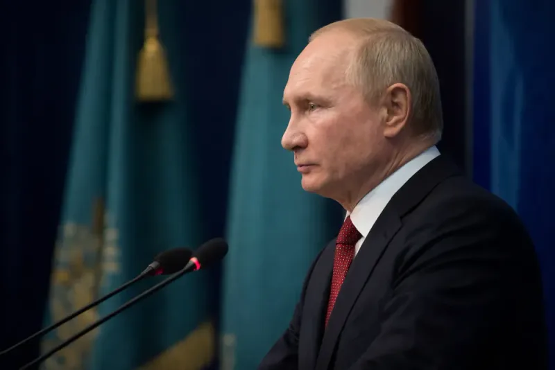 Putin lyfter relationen med Kina