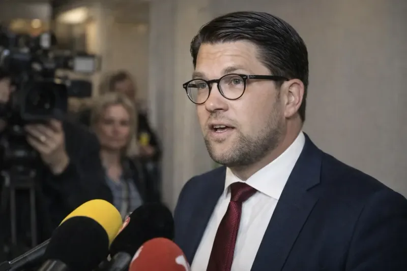 Två anställda lämnar kommunala tjänster