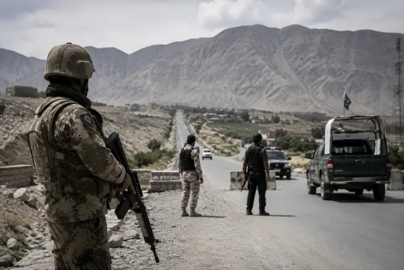 Nära 100 döda efter flera attacker i Baluchistan