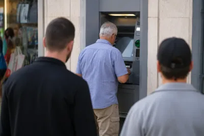Polisen varnar turister efter organiserade kortstölder