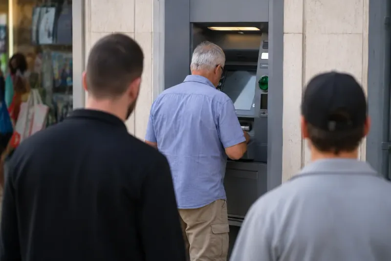 Polisen varnar turister efter organiserade kortstölder
