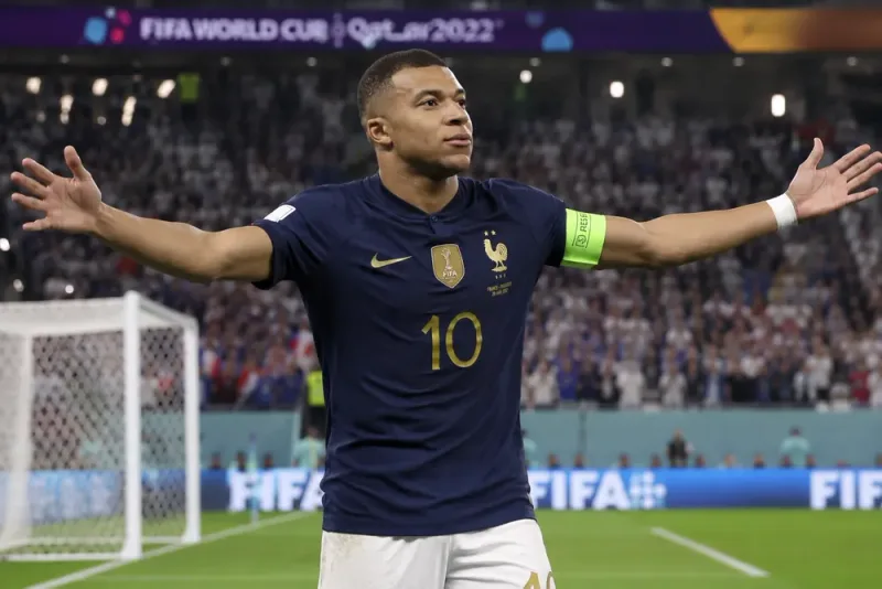 Hatkampanj mot Kylian Mbappé fortsätter