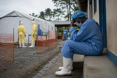 Ebolautbrott pressar vården när personal strejkar