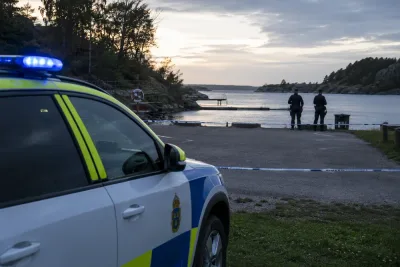 Fyra frihetsberövade efter dödligt bråk vid badplats