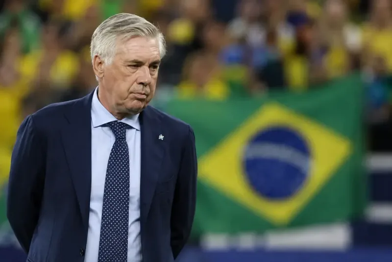 Romario kräver Carlo Ancelottis avsked