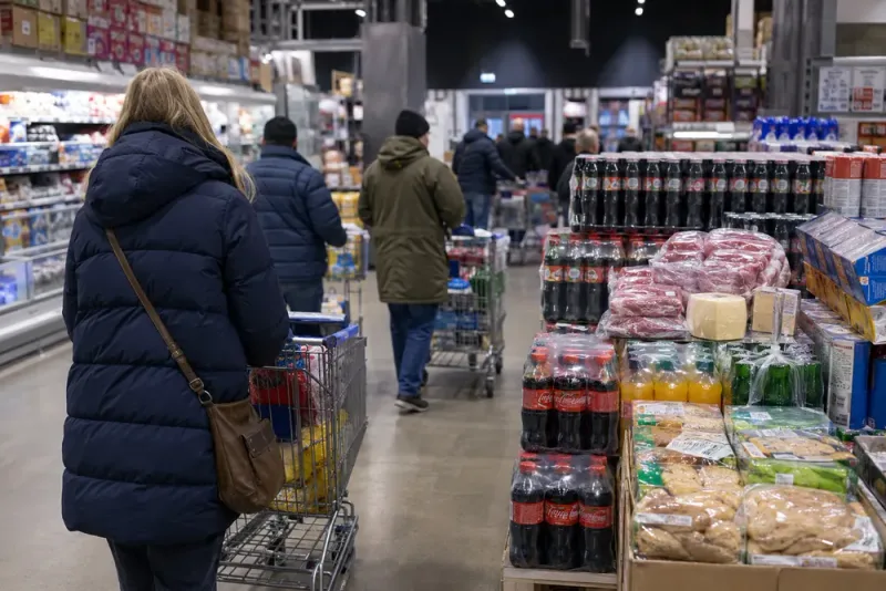 Norska kunder fyller svenska matbutiker