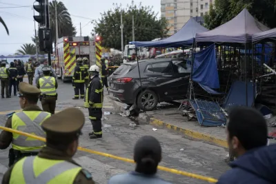 Sex döda efter bil körde in på festival i Chile