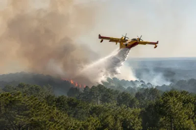 Skogsbrand utanför Paris stoppar tåg och sprider sig