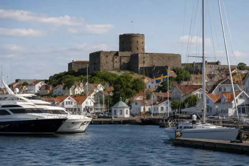 Diskretion präglar miljardärernas sommarliv på Marstrand