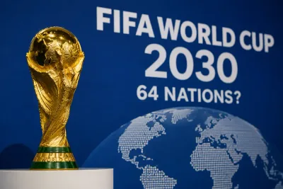 Fifa öppnar för historiskt stort VM