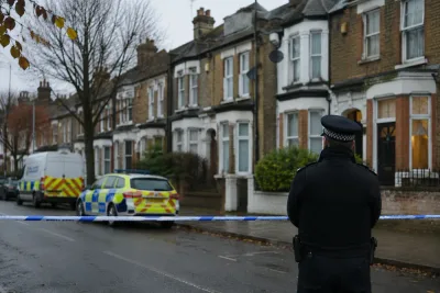Livstid efter mord på mamman i London