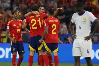 Spanien körde över Frankrike i semifinalen
