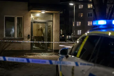 Explosion vid flerfamiljshus utreds – ingen misstänkt gripen