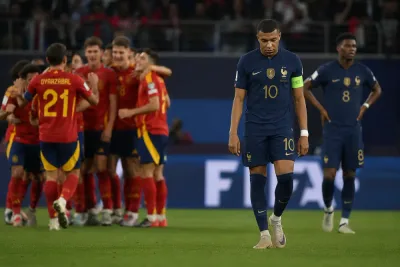 Frankrike sågas efter tung VM-semifinal