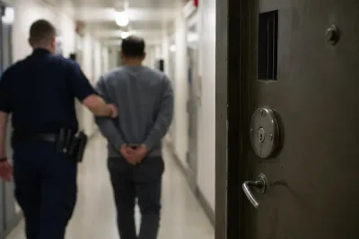 Fängelsedömd utvisad man återvände och döms igen