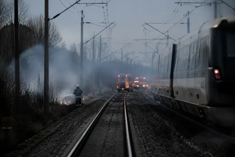 Brand stoppar tågtrafik i södra Sverige
