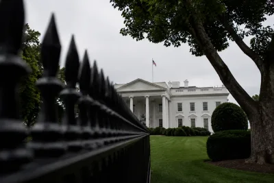 Vita huset-medarbetare utreds efter spel på Trumptal
