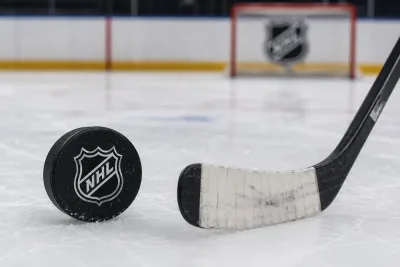 Per Bjurman tippar hela NHL-säsongen