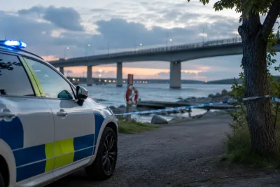 Sex misstänks efter dödligt knivbråk vid badplats