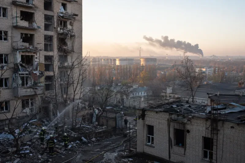Ukraina slår mot ryska oljemål efter rekordattack