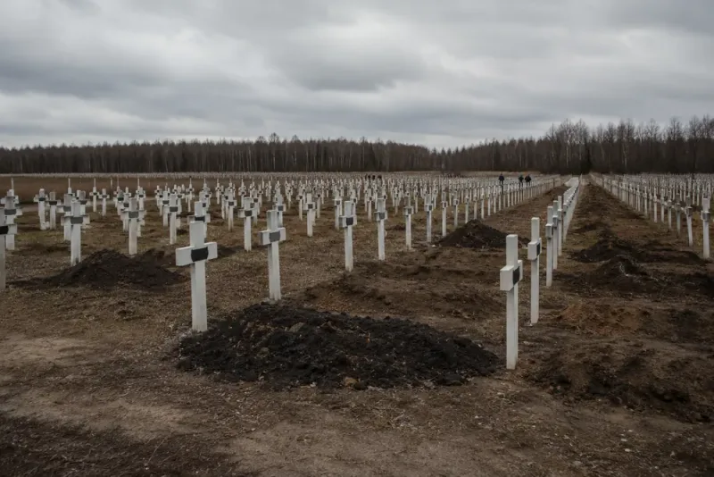 Över 300 okända soldater begravda utanför Kiev