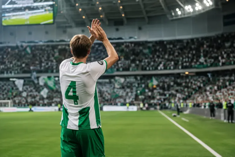 Björn Hedlöf skriver långt avtal med Hammarby