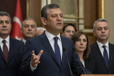Özgür Özel lämnar CHP och startar nytt parti