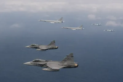Svenska Gripen identifierade rysk bombplansformation
