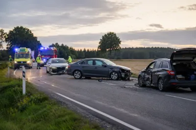 80-årig kvinna svårt skadad efter trekrock