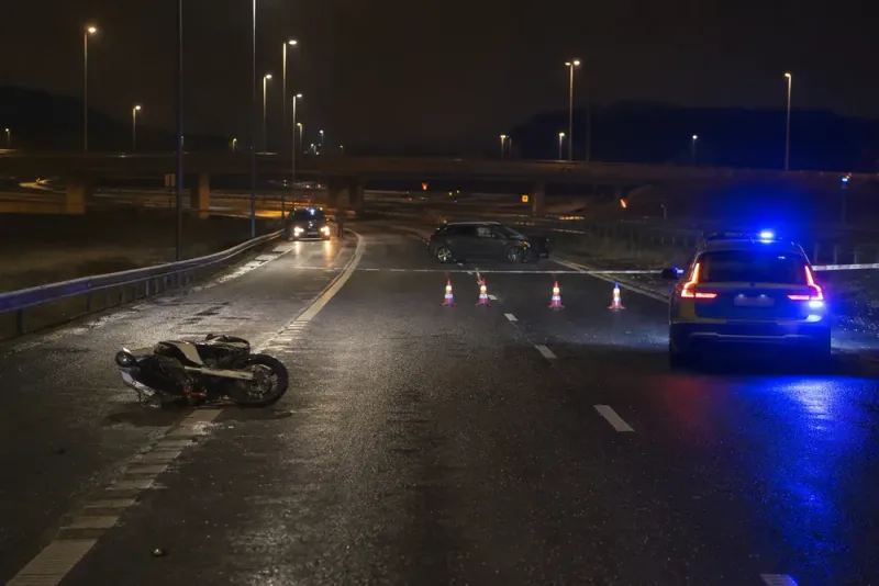 Tonårspojke omkom efter påkörning på E20
