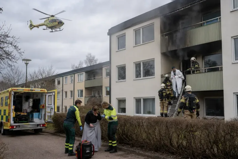 Två brännskadade efter brand i Nynäshamn