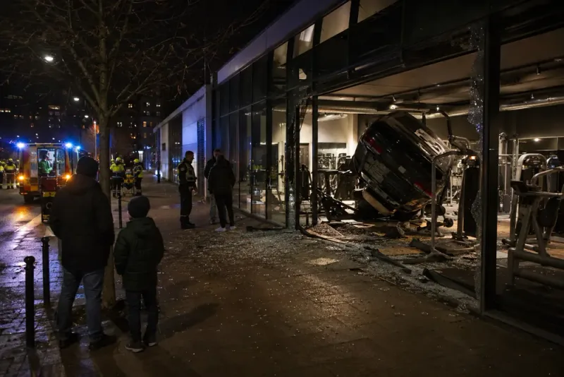 Tioåring styrde bilen när pappan svimmade