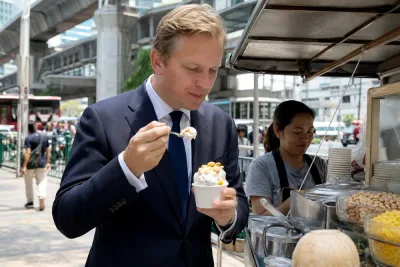 Svensk diplomat viral efter hyllning till thailändsk kokosglass