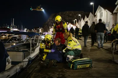 Man föll från båt vid Smögenbryggan