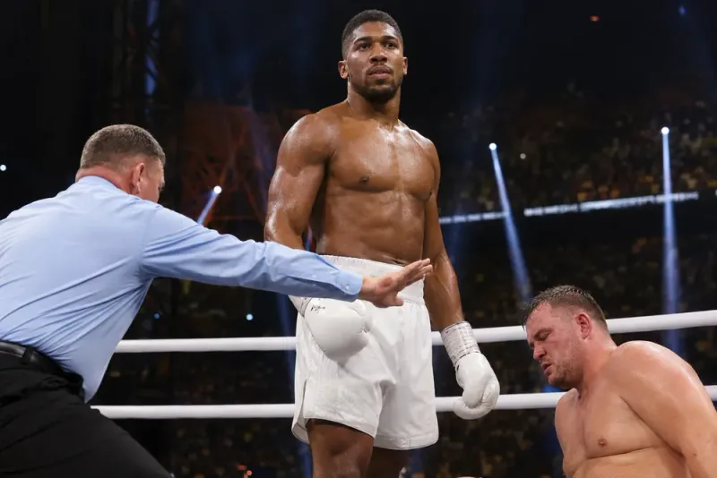 Anthony Joshua vände efter tidig knockdown