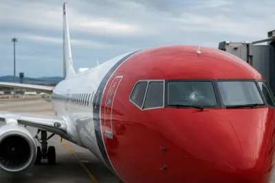 Norwegian-flyg nödlandade efter spricka i cockpitfönster