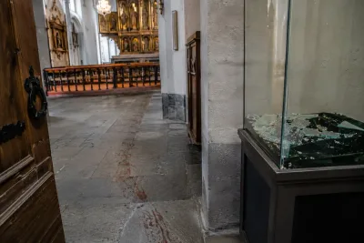 Domkyrkans stulna regalier återfanns i märklig kupp