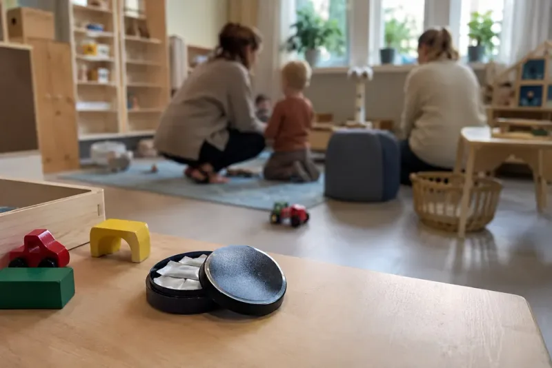Barn fick i sig pedagogs snus på förskola