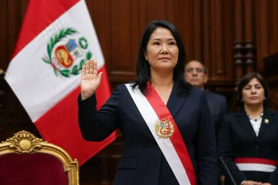 Keiko Fujimori tillträder som Perus första kvinnliga president