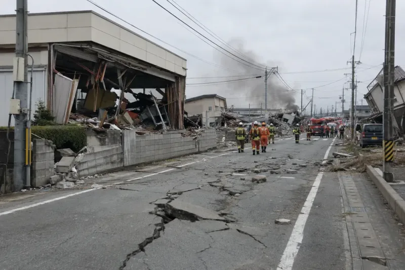 Minst 13 döda efter kraftigt skalv i Japan