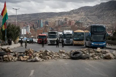 Evo Morales efterlyst efter 53 dagar av vägblockader