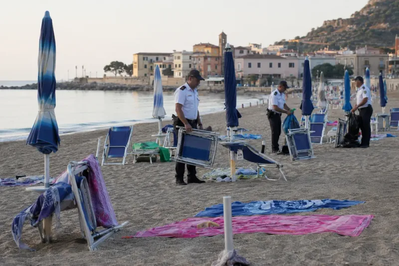 Italiensk polis beslagtar utrustning som paxar strandplatser
