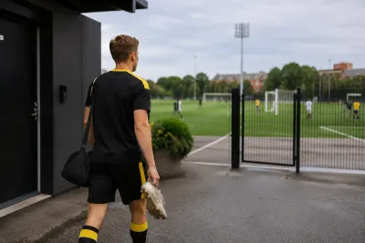 Linus Carlstrand uppges ha valt AIK