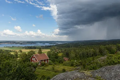 Kallfront bryter sommarvärmen i hela Sverige