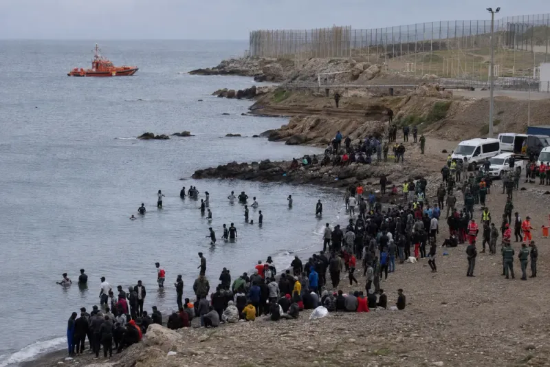 Över 50 000 migranter tog sig in i Ceuta