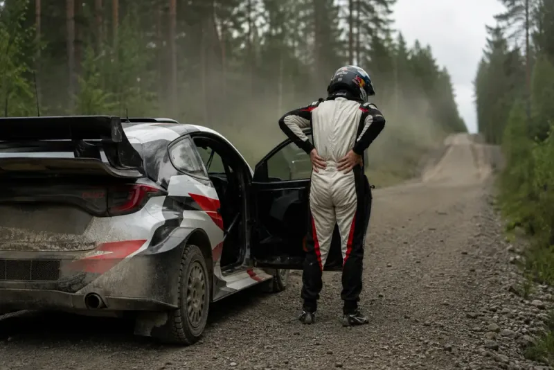Oliver Solberg i smärtor under finska rallyt