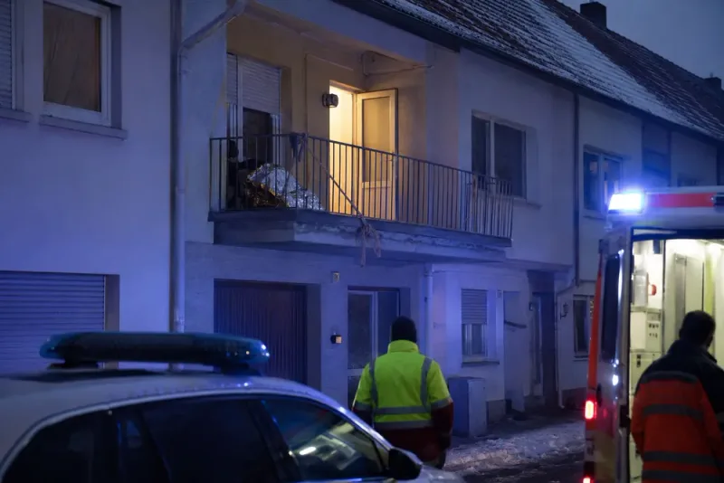 Fyra åtalas efter kvinnas månader i fångenskap