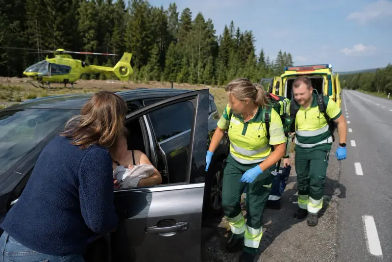 Maya Svensson födde Belle i bilen